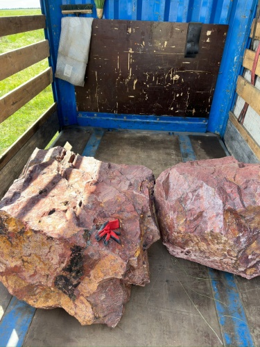 Ландшафтные глыбы красно-фиолетовые 200-1000 килограмм купить в Республике Адыгея