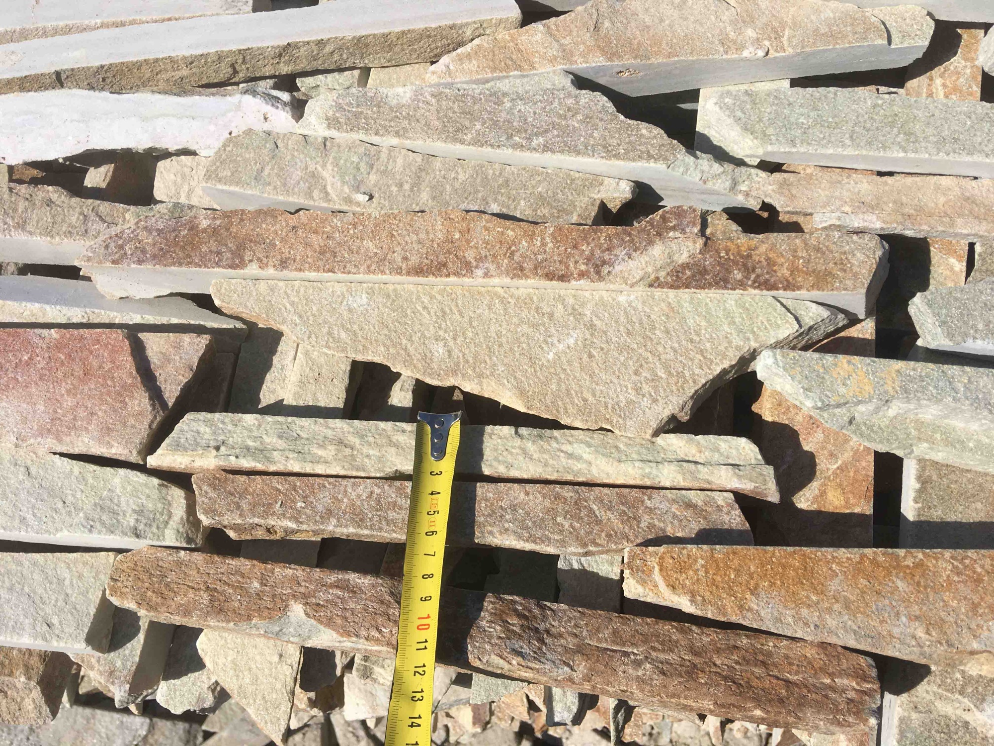 Горбушка златолит золотистый для облицовки купить в Республике Адыгея