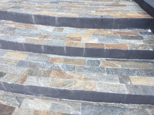 Плитка из Златолита Уральского для лестницы купить в Республике Адыгея