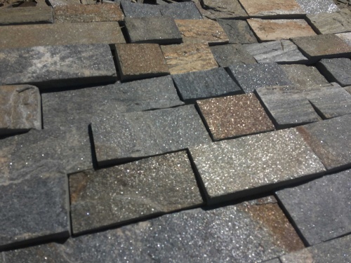 Плитка пилёная златолит Уральский для цоколя, отмостки купить в Республике Адыгея