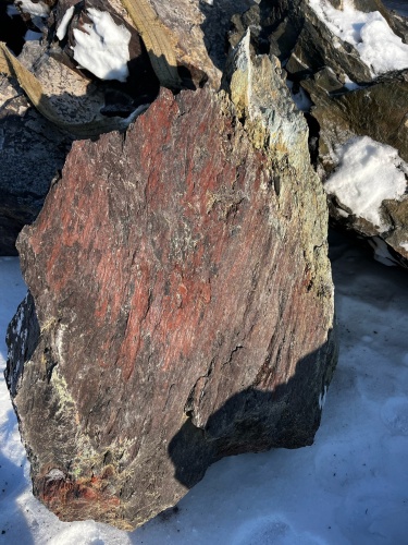 Ландшафтные глыбы красно-фиолетовые 200-1000 килограмм купить в Республике Адыгея