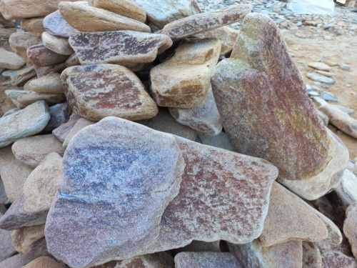 Златолит жёлтый, жёлто-зелёный глыбки и валуны для ланшафтного дизайна купить в Республике Адыгея