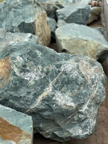 Камни для ландшафтного дизайна зелёные 10-60 килограмм купить в Республике Адыгея