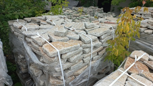 Гранитный плитняк галтованный для парковки купить в Республике Адыгея