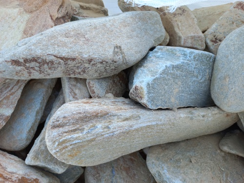 Златолит жёлтый, жёлто-зелёный глыбки и валуны для ланшафтного дизайна купить в Республике Адыгея