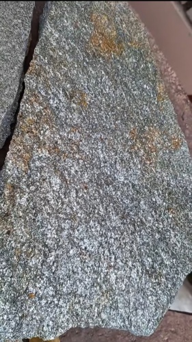 Плитняк златолит серебристый для цоколя, отмостки купить в Республике Адыгея