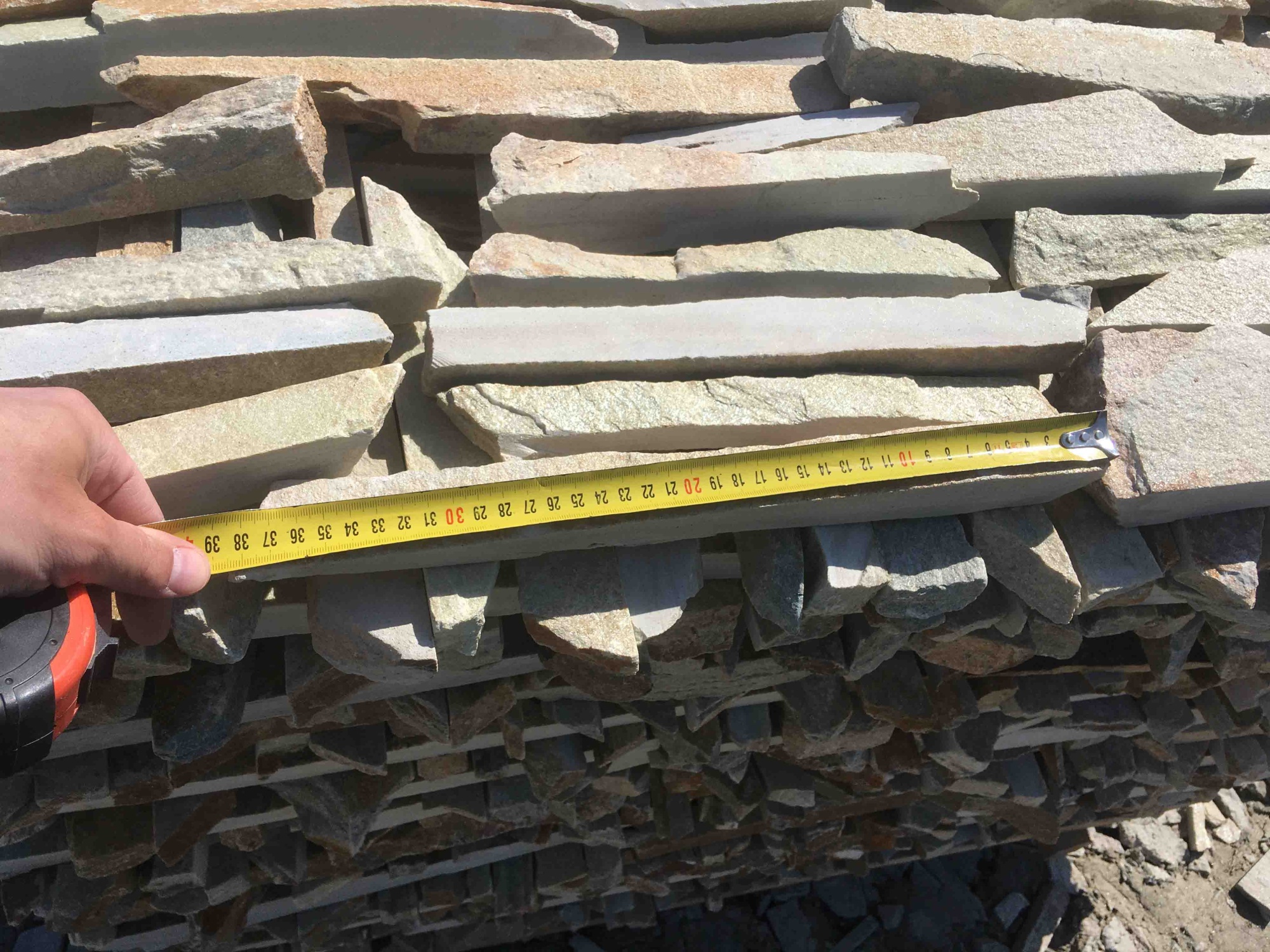 Горбушка златолит золотистый для облицовки купить в Республике Адыгея