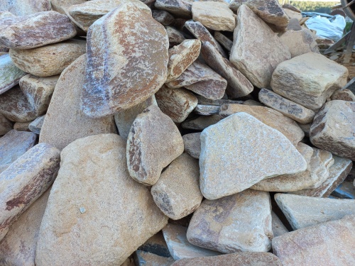 Златолит жёлтый, жёлто-зелёный глыбки и валуны для ланшафтного дизайна купить в Республике Адыгея