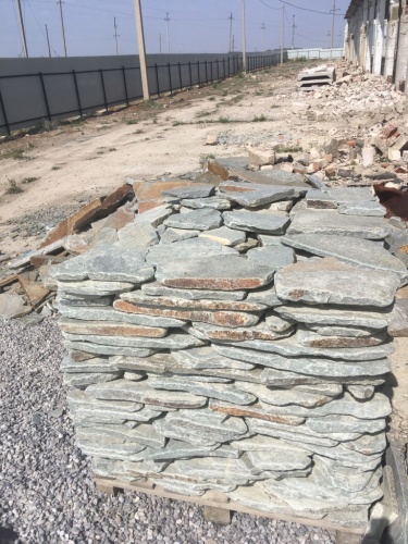 Златолит серебристый галтованный для лестниц купить в Республике Адыгея